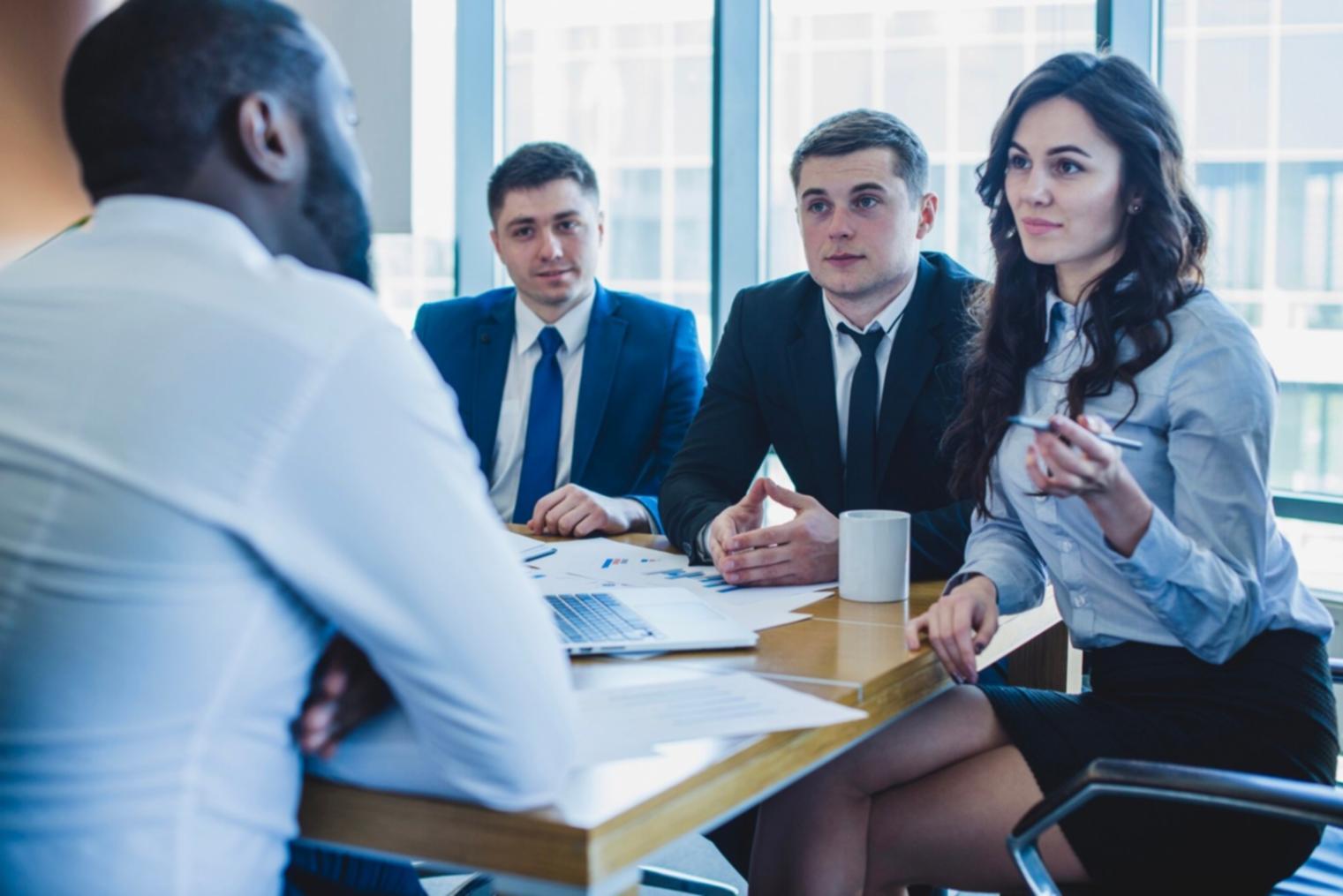 Finanzberatung im modernen Büro
